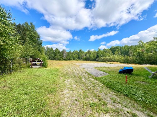 Cour - 255 3E Avenue, Belleterre, QC 