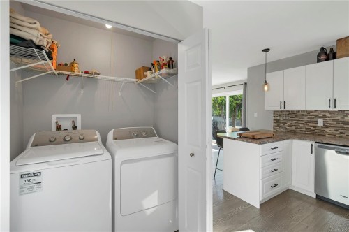 #A-331 Mclean St, Campbell River, BC - Indoor Photo Showing Laundry Room