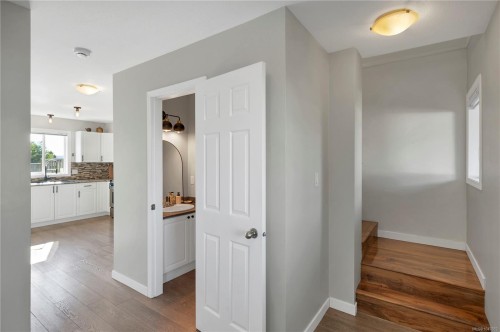#A-331 Mclean St, Campbell River, BC - Indoor Photo Showing Other Room