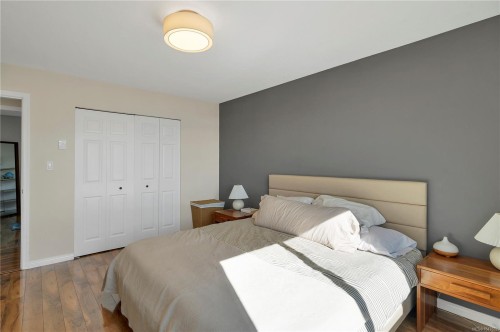 #A-331 Mclean St, Campbell River, BC - Indoor Photo Showing Bedroom