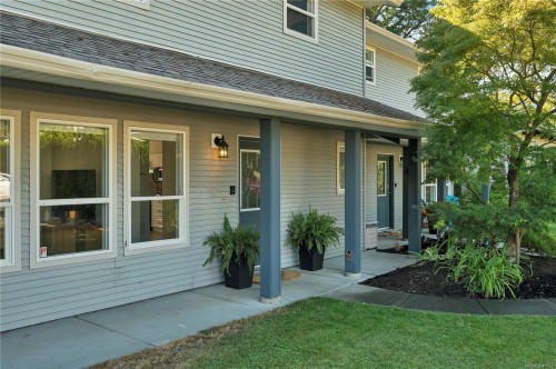 #A-331 Mclean St, Campbell River, BC - Outdoor With Deck Patio Veranda