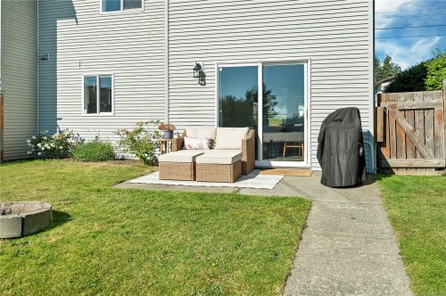 #A-331 Mclean St, Campbell River, BC - Outdoor With Deck Patio Veranda