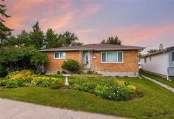 595 Matheson AVE  Winnipeg, MB R2V 0A3