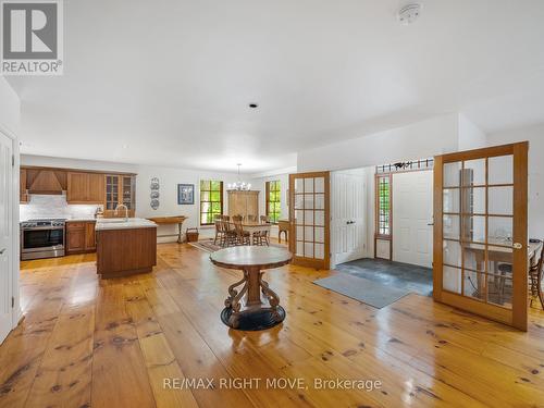 7135 Pond Street, Mississauga, ON - Indoor