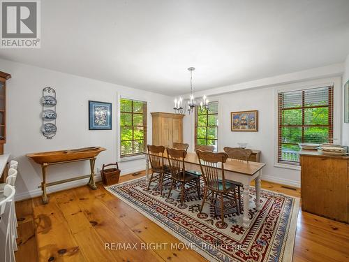 7135 Pond Street, Mississauga, ON - Indoor Photo Showing Dining Room