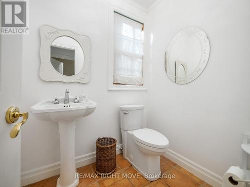 7135 Pond Street, Mississauga, ON - Indoor Photo Showing Bathroom