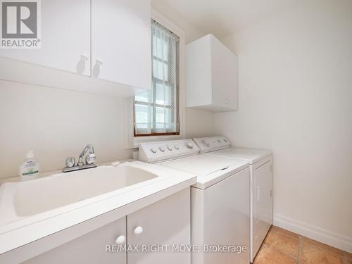 7135 Pond Street, Mississauga, ON - Indoor Photo Showing Laundry Room