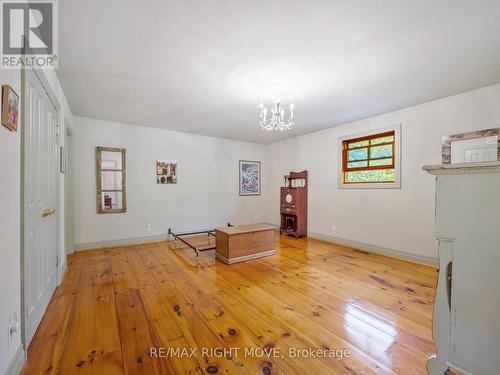 7135 Pond Street, Mississauga, ON - Indoor Photo Showing Other Room