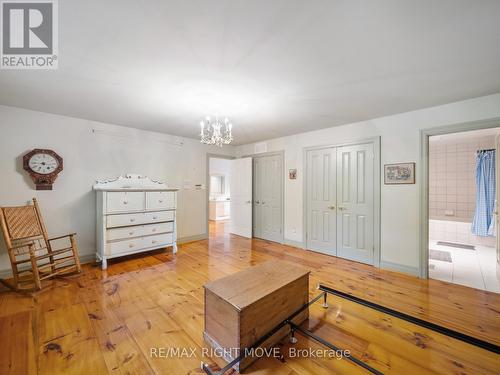 7135 Pond Street, Mississauga, ON - Indoor