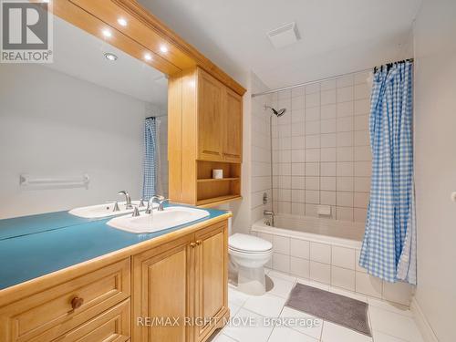 7135 Pond Street, Mississauga, ON - Indoor Photo Showing Bathroom