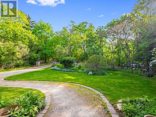 7135 Pond Street, Mississauga, ON - Outdoor