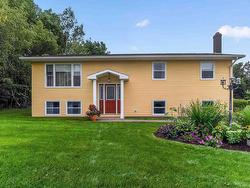 1008 Country Club Boulevard  New Minas, NS B4N 4W8