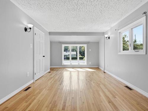 33 Inverary Drive, Dartmouth, NS - Indoor