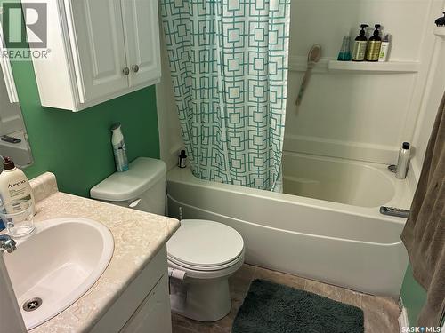 44B Nollet Avenue, Regina, SK - Indoor Photo Showing Bathroom