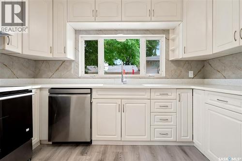 2819 Montreal Crescent, Regina, SK - Indoor Photo Showing Kitchen