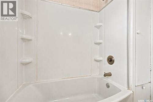 2819 Montreal Crescent, Regina, SK - Indoor Photo Showing Bathroom