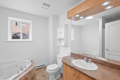 Bathroom - 1426 Boul. Le Bourg-Neuf, Repentigny (Repentigny), QC - Indoor Photo Showing Bathroom