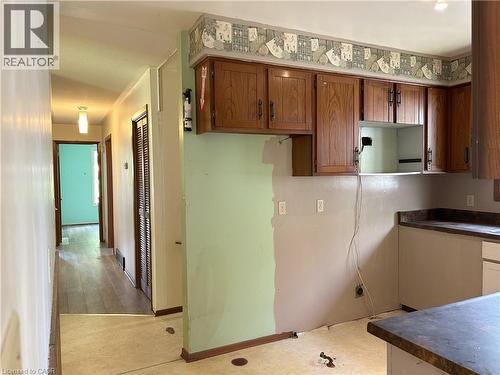 90 Queensway E, Simcoe, ON - Indoor Photo Showing Kitchen