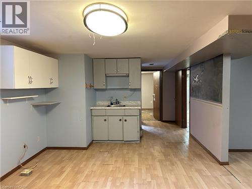 90 Queensway E, Simcoe, ON - Indoor Photo Showing Kitchen With Double Sink