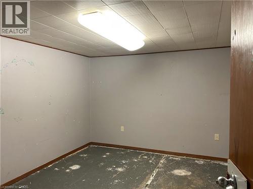 90 Queensway E, Simcoe, ON - Indoor