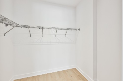 Penderie (Walk-in) - Rue Des Cèdres, L'Assomption, QC - Indoor With Storage
