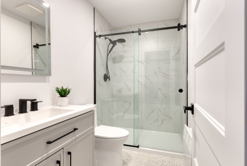 Salle de bains - Rue Des Cèdres, L'Assomption, QC - Indoor Photo Showing Bathroom