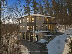111 GRAND RIDGE DRIVE  Cambridge, ON N1S 4E4