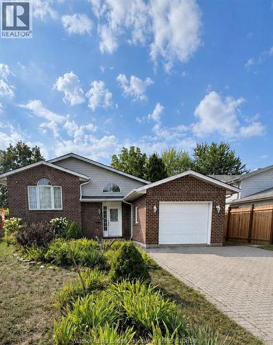 5 ALLEN COURT  Amherstburg, ON N9V 3Z4