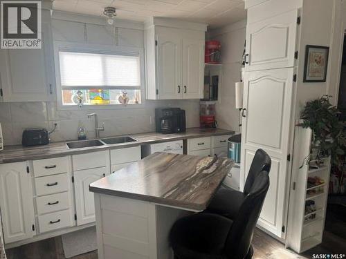 332 Mariner Avenue, Aquadeo, SK - Indoor Photo Showing Kitchen With Double Sink