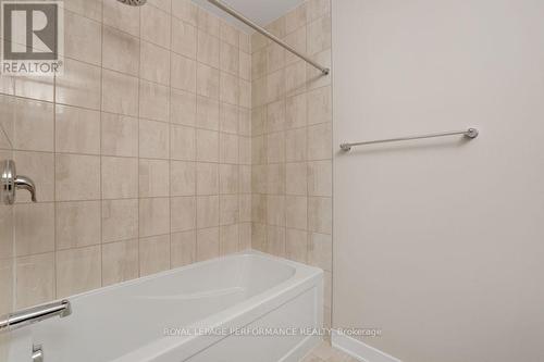 119 Hackamore Crescent, Ottawa, ON - Indoor Photo Showing Bathroom