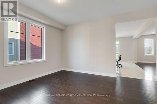 119 Hackamore Crescent, Ottawa, ON - Indoor Photo Showing Other Room