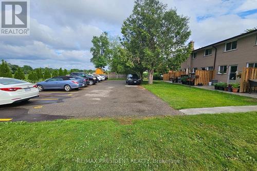 564 Brookhaven Crescent, Waterloo, ON - Outdoor