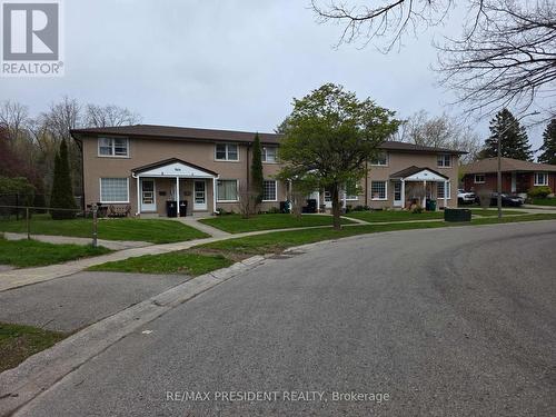 564 Brookhaven Crescent, Waterloo, ON - Outdoor With Facade