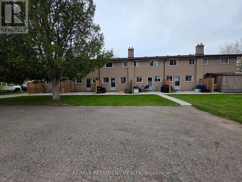564 Brookhaven Crescent, Waterloo, ON - Outdoor