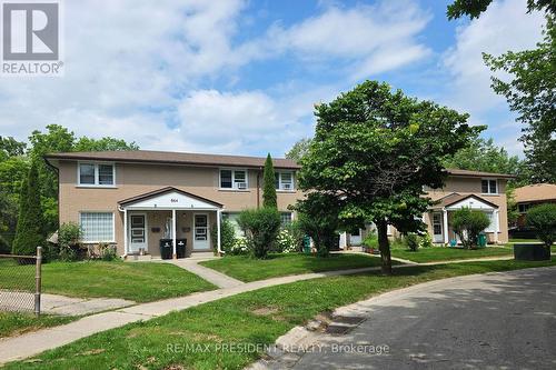 564 Brookhaven Crescent, Waterloo, ON - Outdoor With Facade
