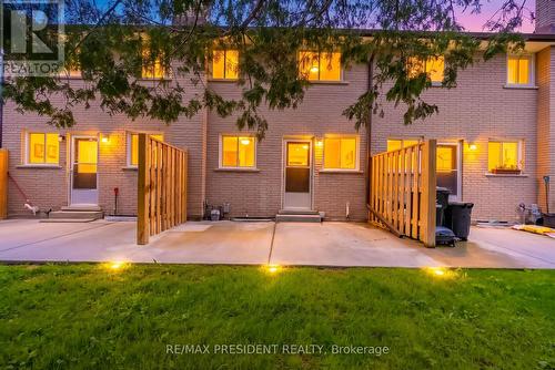564 Brookhaven Crescent, Waterloo, ON - Outdoor