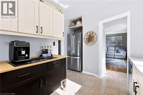 164 Charlotte Street, Hamilton, ON - Indoor Photo Showing Kitchen