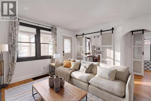 2329 Meighen Road, Windsor, ON - Indoor Photo Showing Living Room