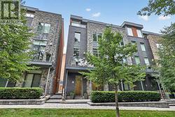 21 GODFREYS LANE  Mississauga, ON L5H 2T1
