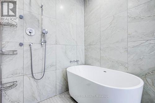 888 Fourth Street, Mississauga, ON - Indoor Photo Showing Bathroom