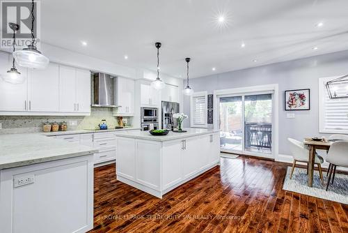 888 Fourth Street, Mississauga, ON - Indoor Photo Showing Kitchen With Upgraded Kitchen