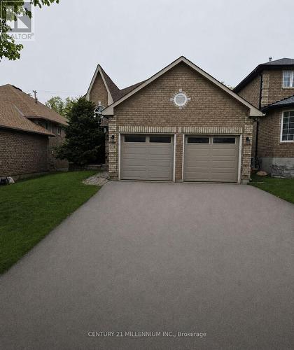 89 MASTERS DRIVE  Barrie, ON L4M 6W8
