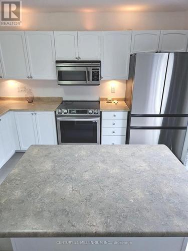 89 Masters Drive, Barrie, ON - Indoor Photo Showing Kitchen