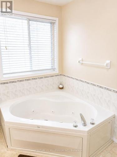 89 Masters Drive, Barrie, ON - Indoor Photo Showing Bathroom