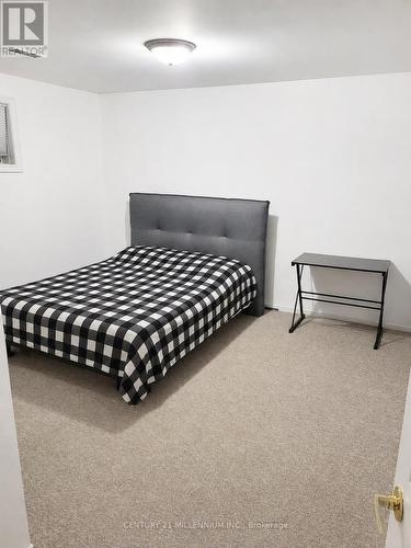 89 Masters Drive, Barrie, ON - Indoor Photo Showing Bedroom