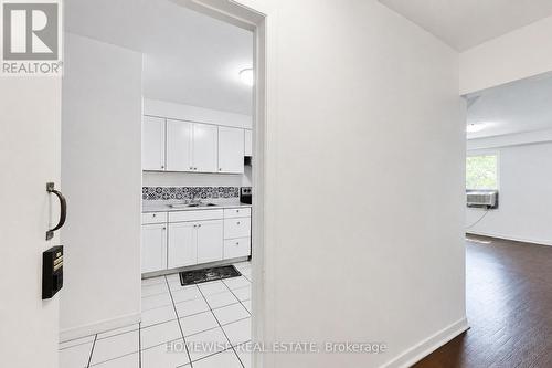 REAR - 961A EGLINTON AVENUE , Toronto, Ontario M6C 2C4 3