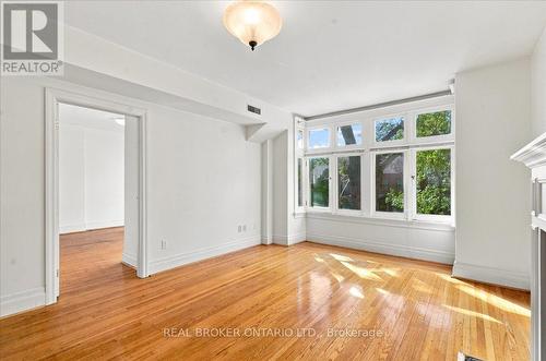 2 - 12 FOXBAR ROAD , Toronto, Ontario M4V 2G6 4