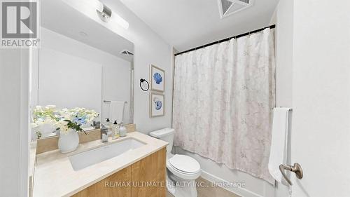 404 - 2055 Danforth Avenue, Toronto, ON - Indoor Photo Showing Bathroom