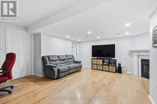 751 Clearcrest Crescent, Ottawa, ON - Indoor