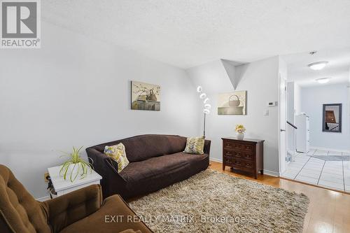 751 Clearcrest Crescent, Ottawa, ON - Indoor Photo Showing Other Room
